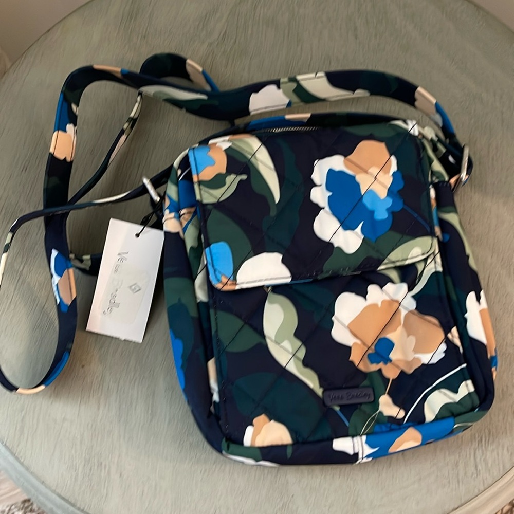 Vera Bradley, small Crossbody purse NWT. Immersed Blooms
